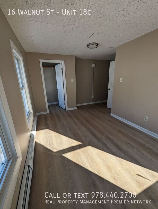 Building Photo - 2 Bedroom in Somersworth