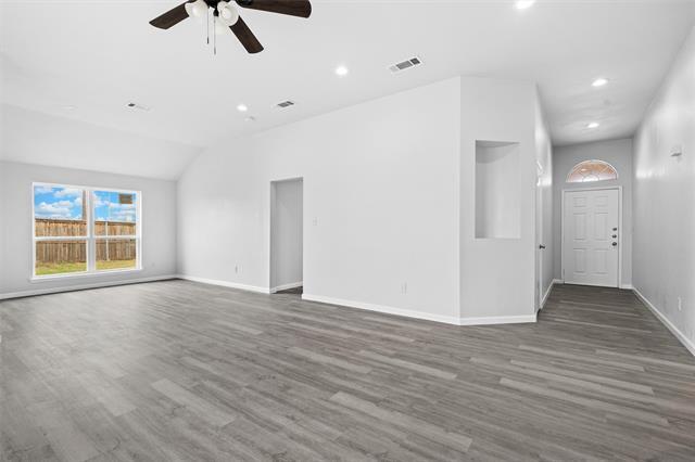 Building Photo - 619 White Swan Dr