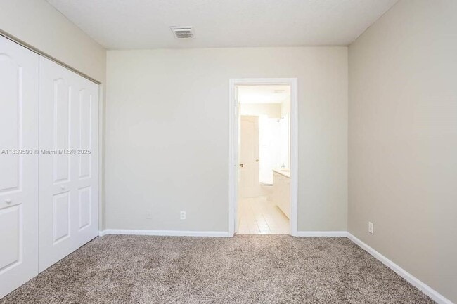 Building Photo - 1560 SW 194th Ave