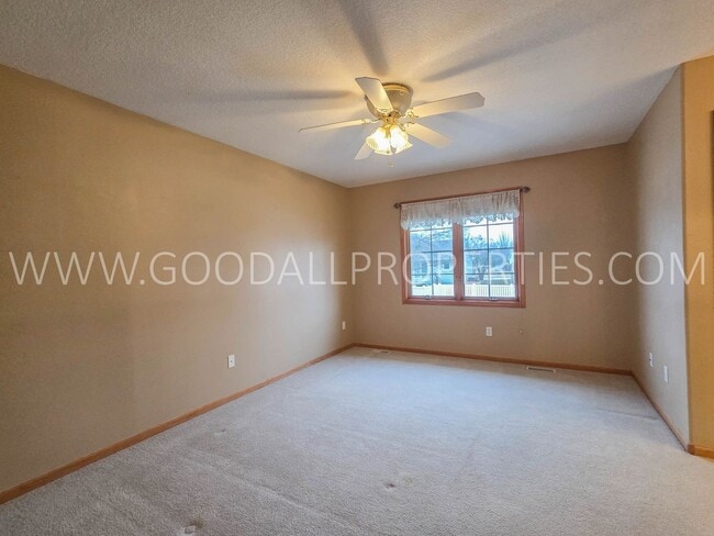 Building Photo - Spacious 5-Bedroom Ranch in the Heart of Waukee with a fenced in yard