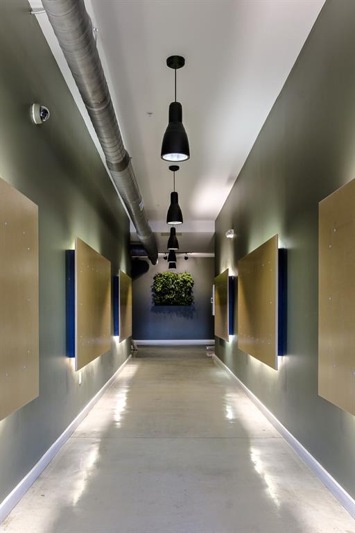 Building Photo - 2235 E 6th St