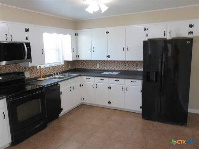 Building Photo - 1339 Mockingbird Ln