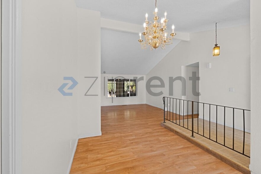 Building Photo - 1471 Valenzuela Ct