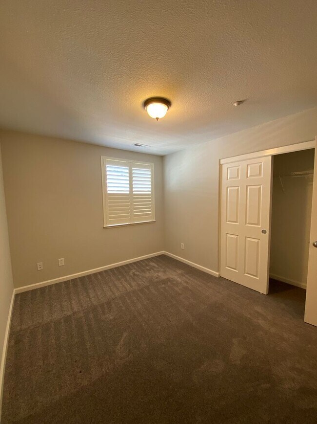 Building Photo - 4057 Crandall Cir