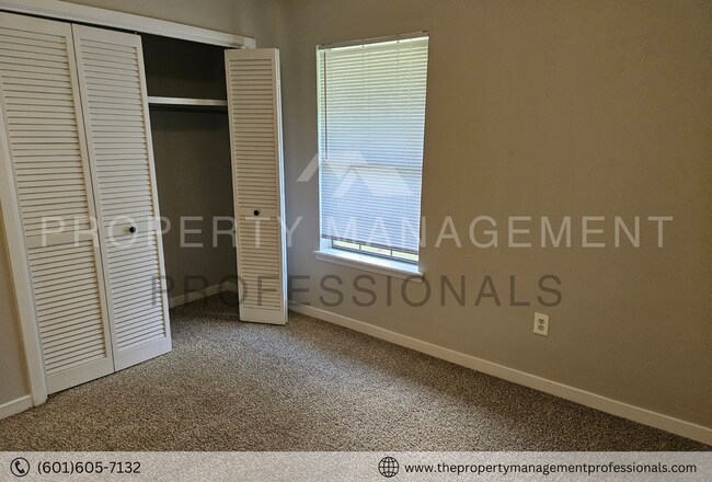 Building Photo - Relaxing and ready for you located in the ...