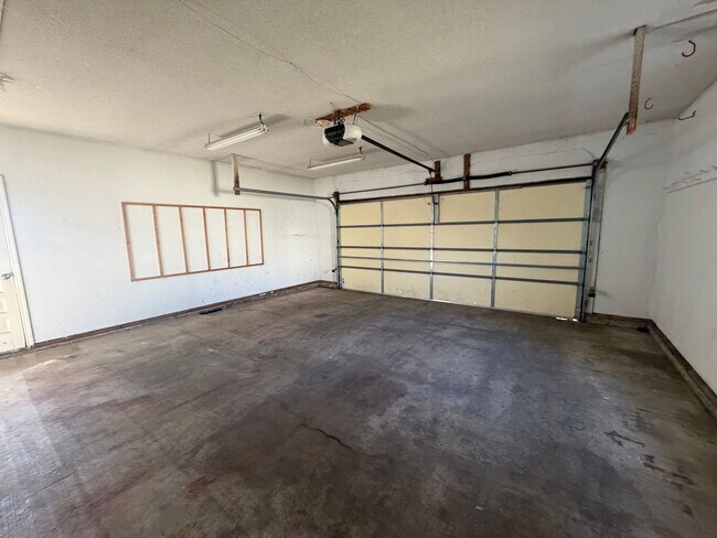 Building Photo - 2310 Blackthorn Dr