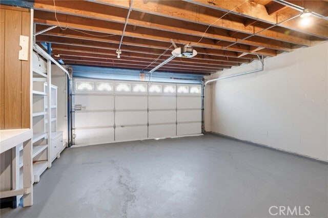 Building Photo - 3 Willow Tree Ln