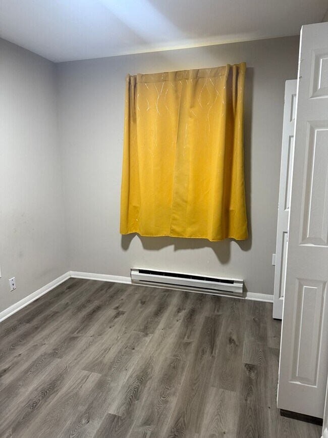 Building Photo - S. Mont Valla Avenue