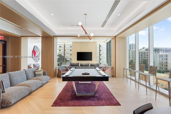 Building Photo - 700 NE 26th Terrace