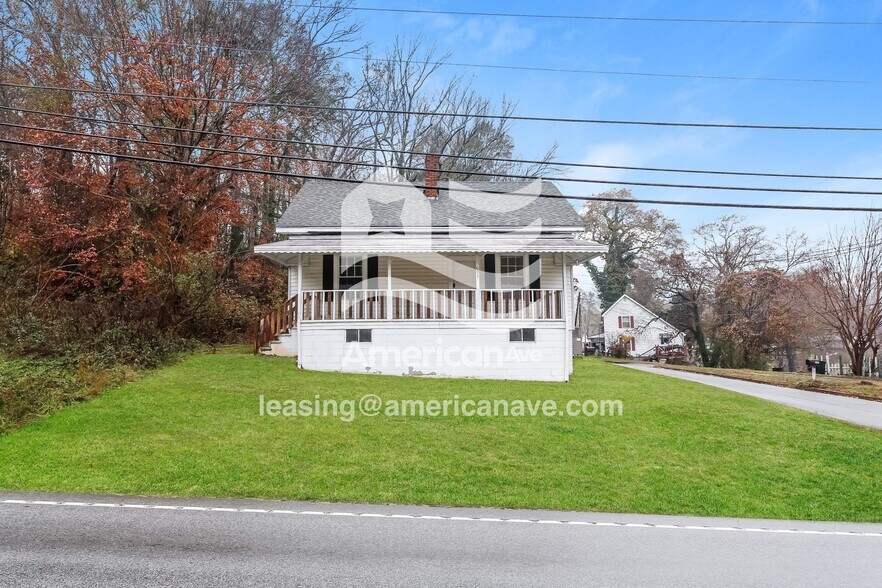 Building Photo - 693 Arlington Rd