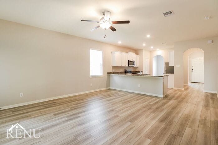 Building Photo - 25402 Cypress Bend Dr