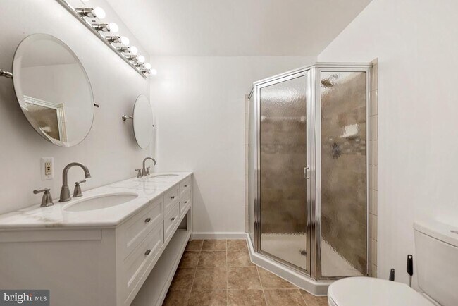 Building Photo - 6104 Old Brentford Ct