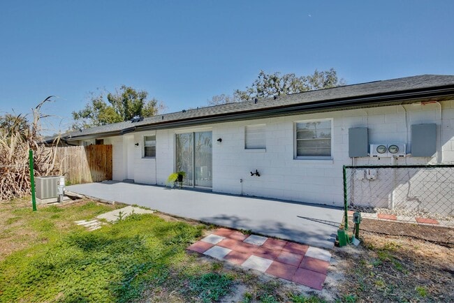 Building Photo - Scenic 2 bedrooms, 1 Bath Retreat in Apopka– Move-In Ready Rental