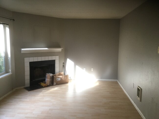 Building Photo - 7117 SW Sagert St