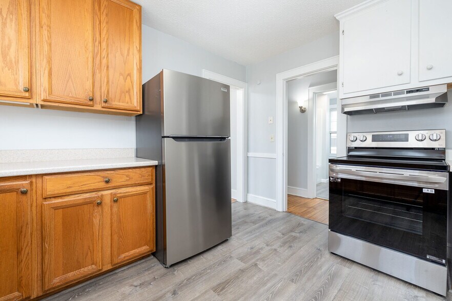 Building Photo - 971 Enfield St