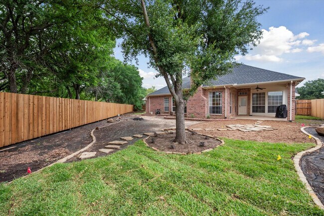 Building Photo - Gorgeous Cul-d-Sac home in Coveted Mansfie...