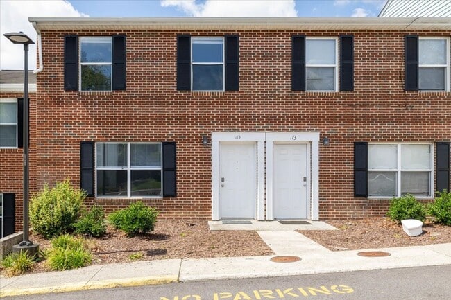 Primary Photo - Spacious Home in Prime Blacksburg Location!
