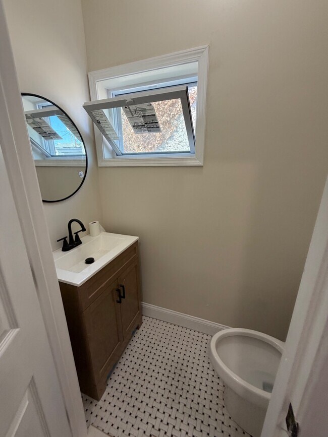 Building Photo - 2758 Mickle St