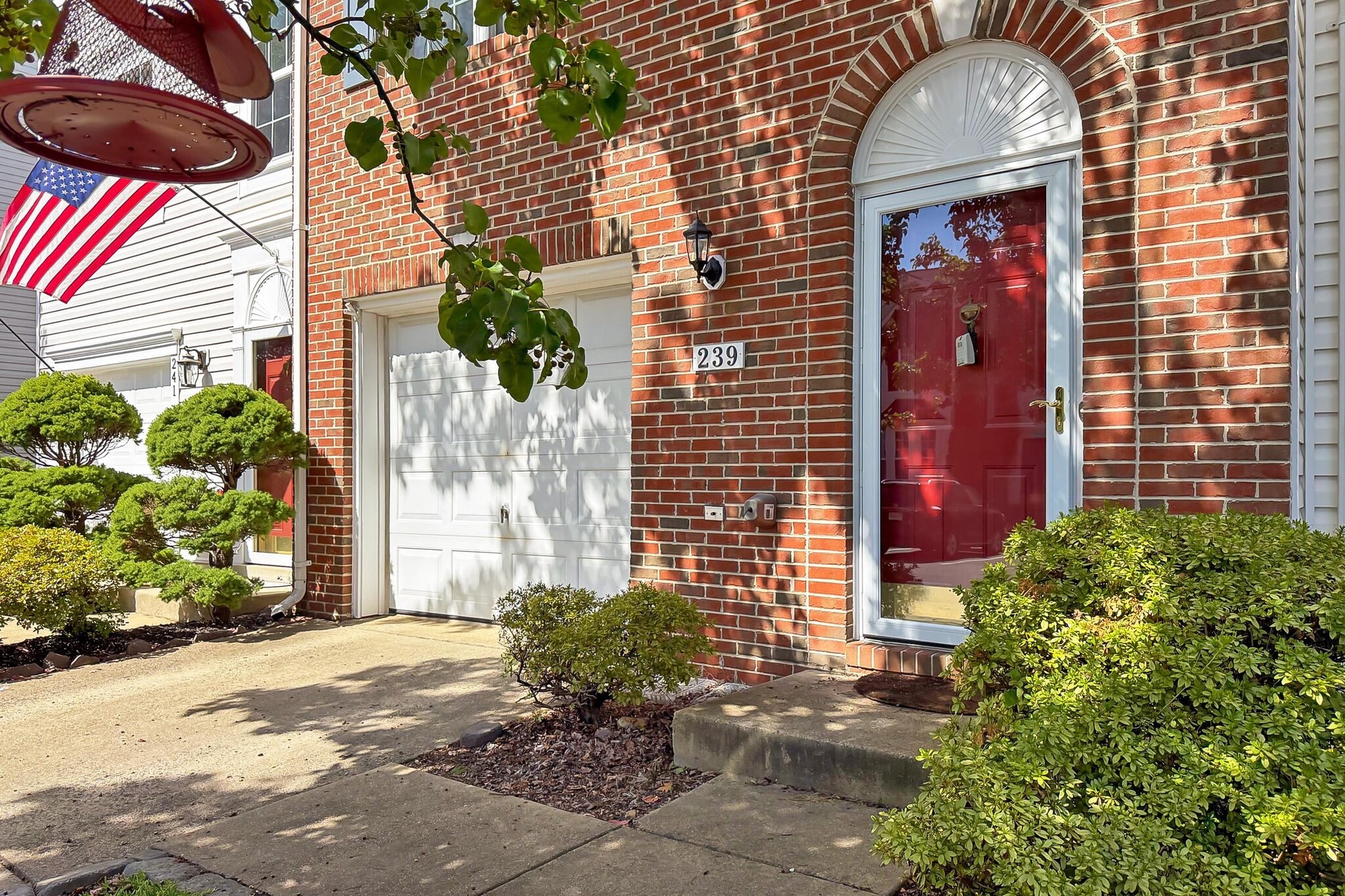 Building Photo - 239 Golden Larch Ter NE