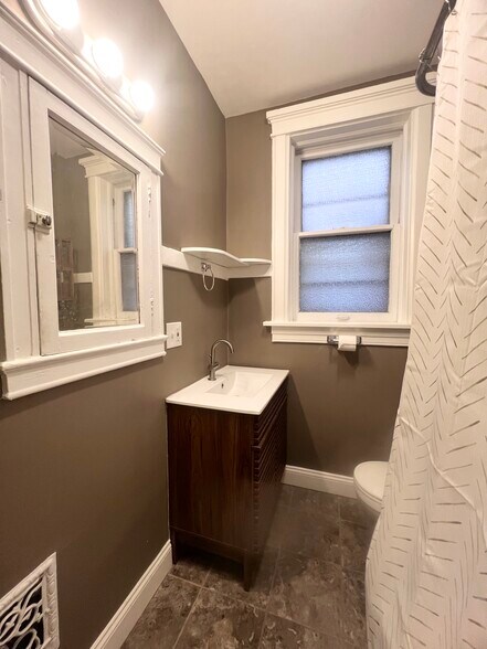 Building Photo - 4221 Botanical Ave