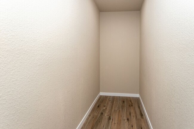 Building Photo - Beautiful Home with Stunning Views!