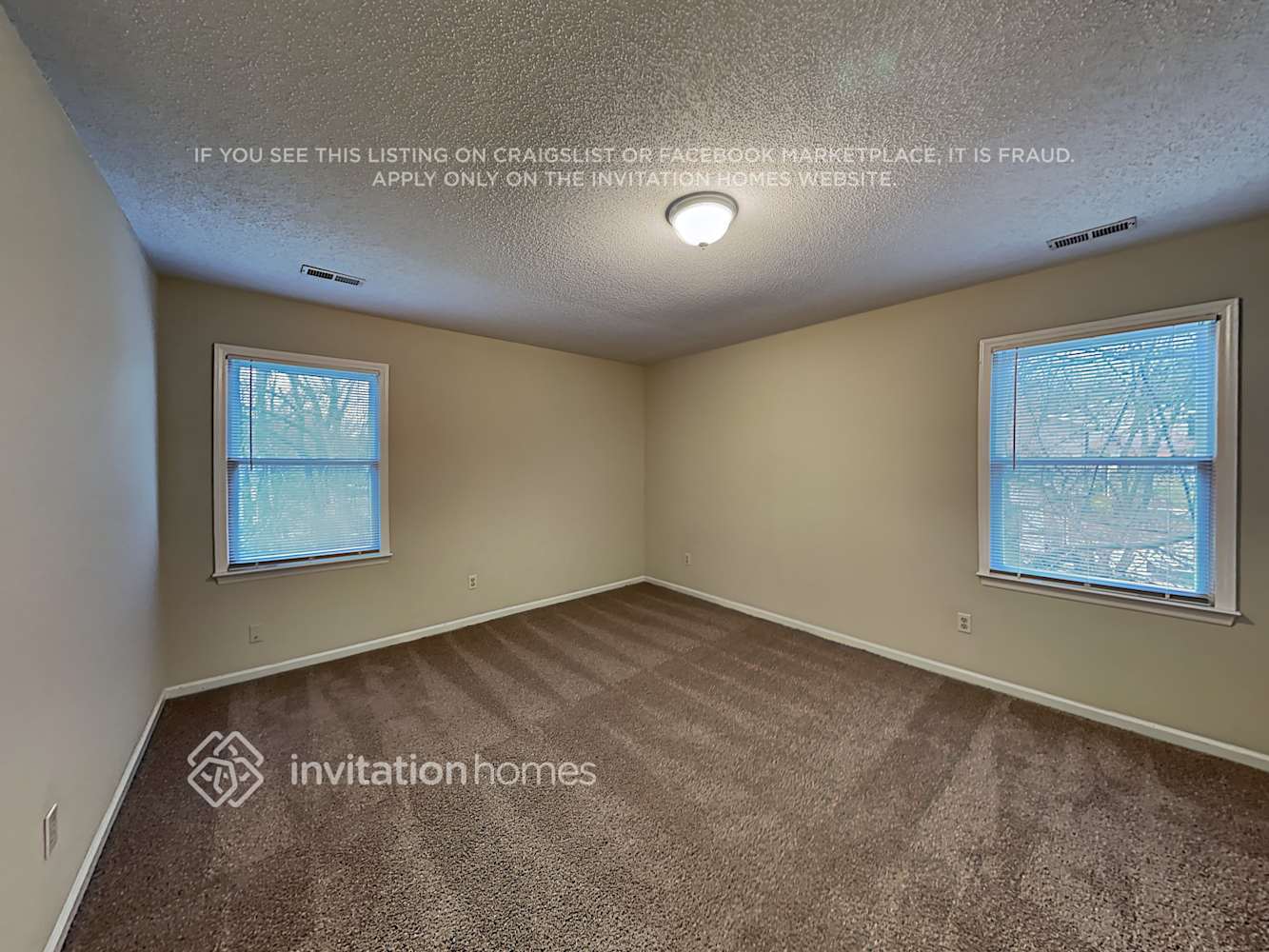 Building Photo - 2620 Woodcrest Dr SW