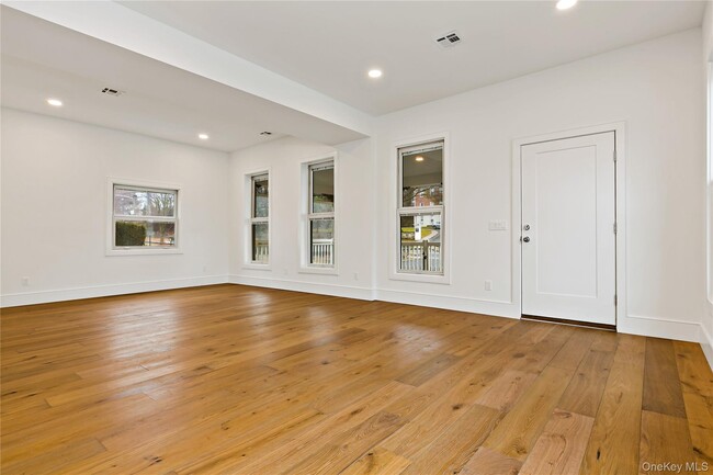 Building Photo - 92 S Highland Ave