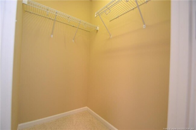 Building Photo - 118 Brookview St