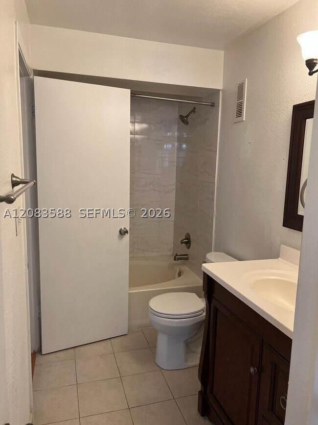 Building Photo - 10581 SW 155th Ct