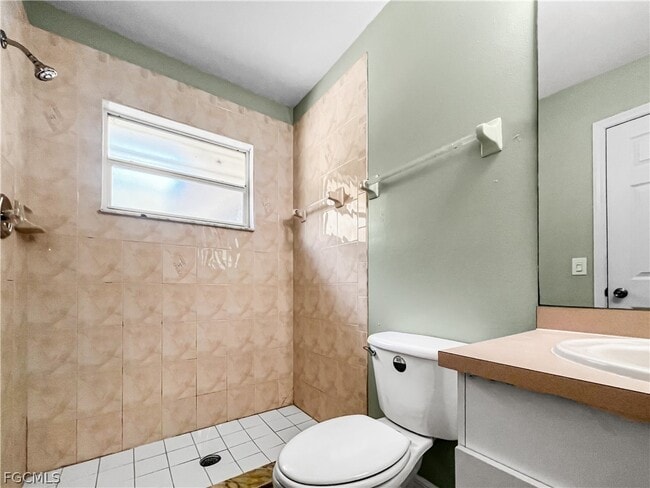 Building Photo - 1909 SW Santa Barbara Pl