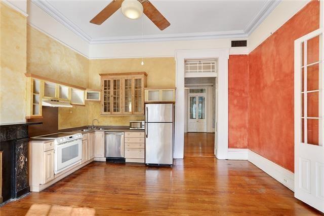 Building Photo - 824 Royal St