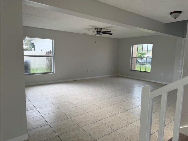 Building Photo - 1826 Clacton Dr