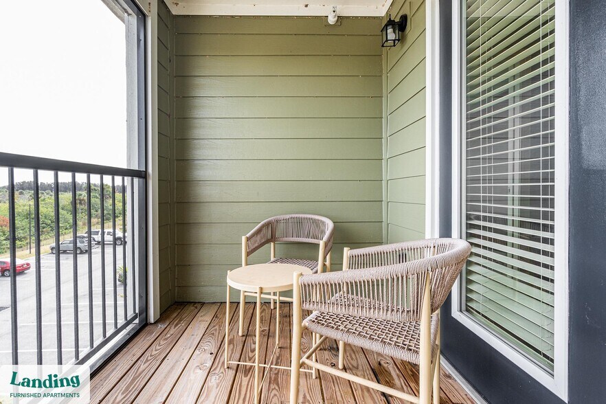 Building Photo - 305 Laredo Dr