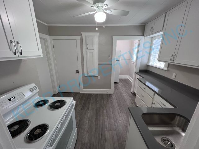 Building Photo - Charming 2-Bed Home in Portland's Heart with Cozy 768 Sq Ft Layout!