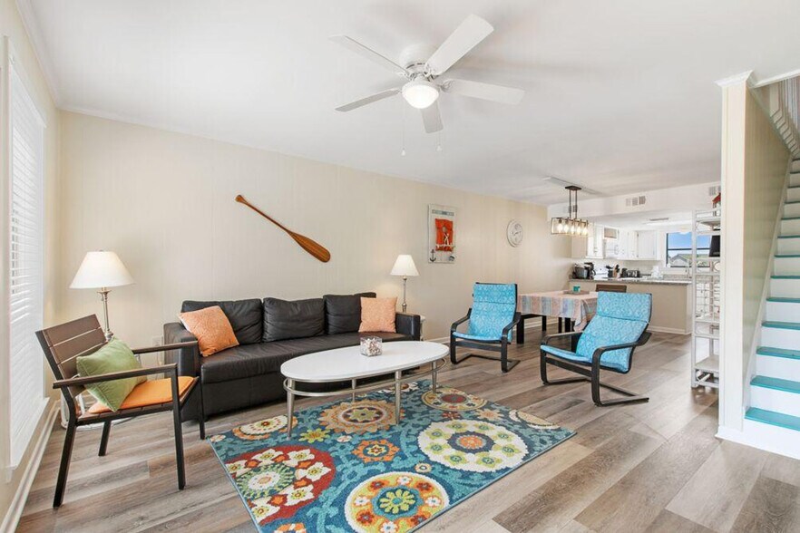 Primary Photo - 700 W Beach Blvd