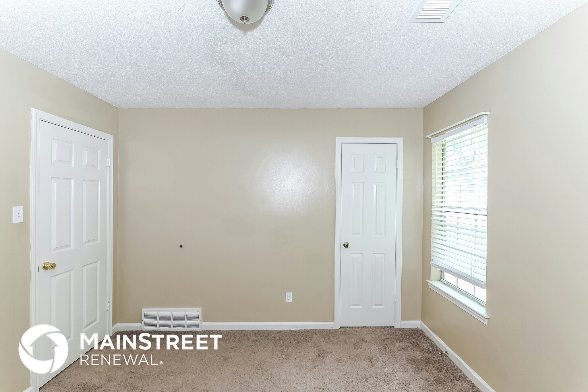 Building Photo - 4820 Greenlawn Cove