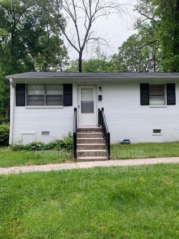 Primary Photo - 1813 Walker Ave