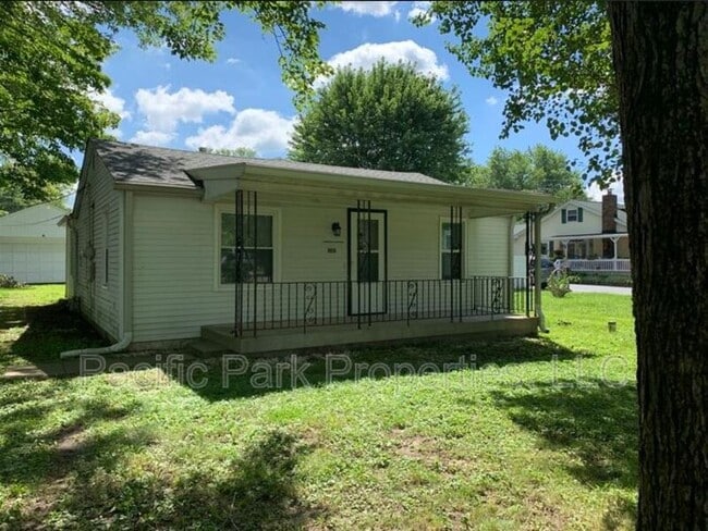 Building Photo - 3419 S Parker Ave