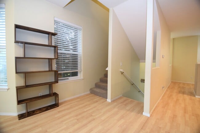 Building Photo - 232 NE 76th Ave