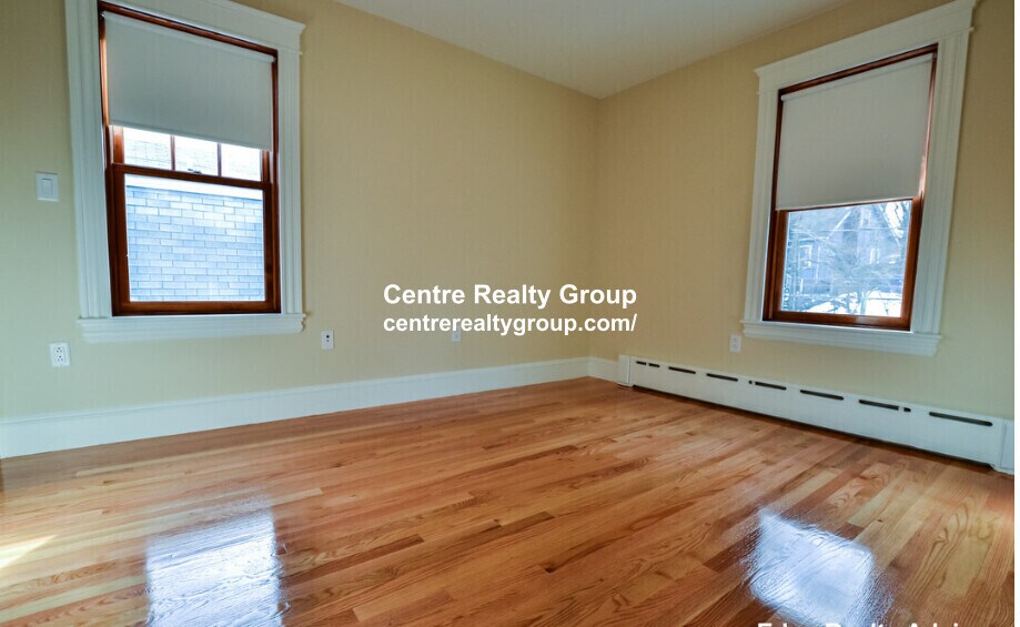 Building Photo - 64 Langley Rd