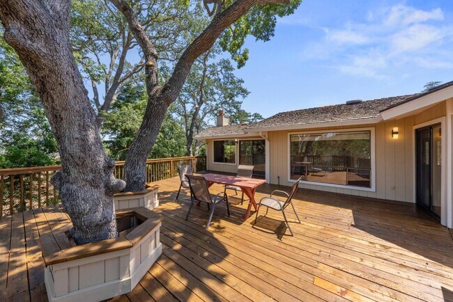 Building Photo - 7175 Red Holly Ct