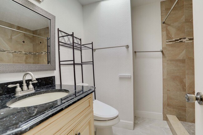 Building Photo - 633 Spring Oaks Blvd