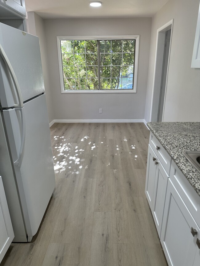 dining area - 4419 Sunset Dr