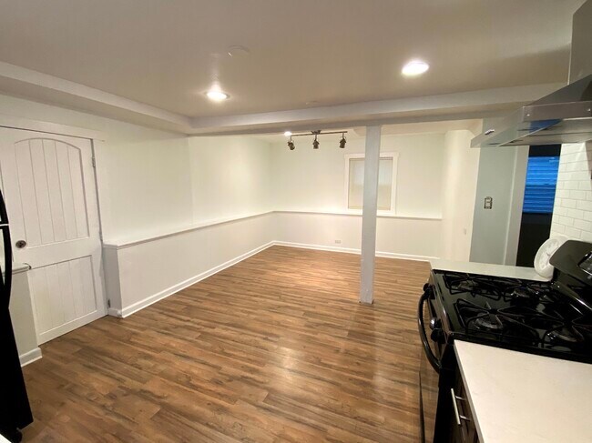 Large dining room by the kitchen - 1928 N Monticello Ave