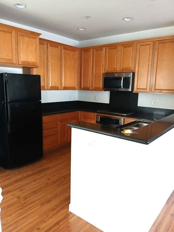 Building Photo - 3301 N Park Dr