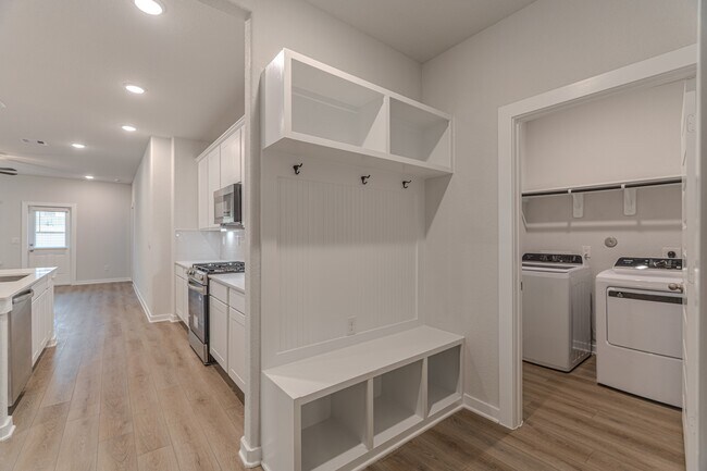 Building Photo - 8570 Blueberry Ash St