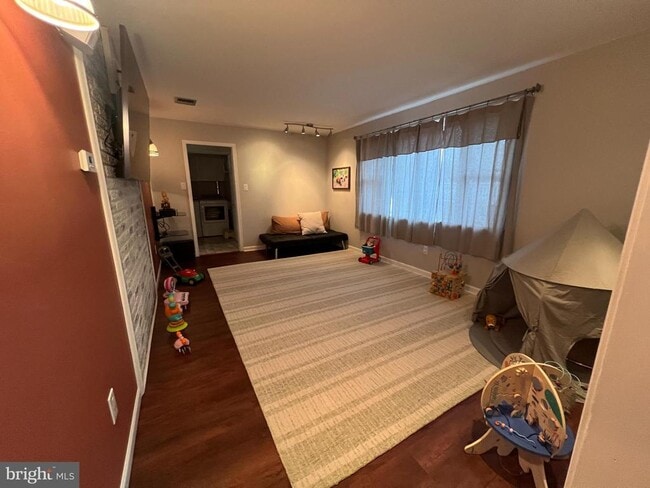 Building Photo - 46 Buck Dr