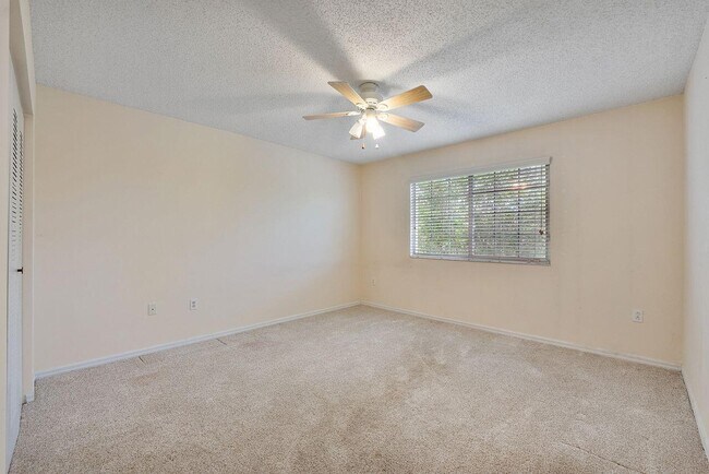 Building Photo - 5011 Wiles Rd