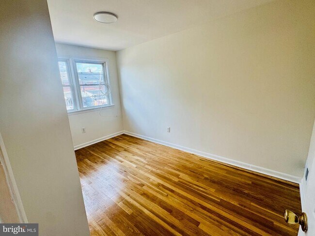 Building Photo - 2239 Southorn Rd
