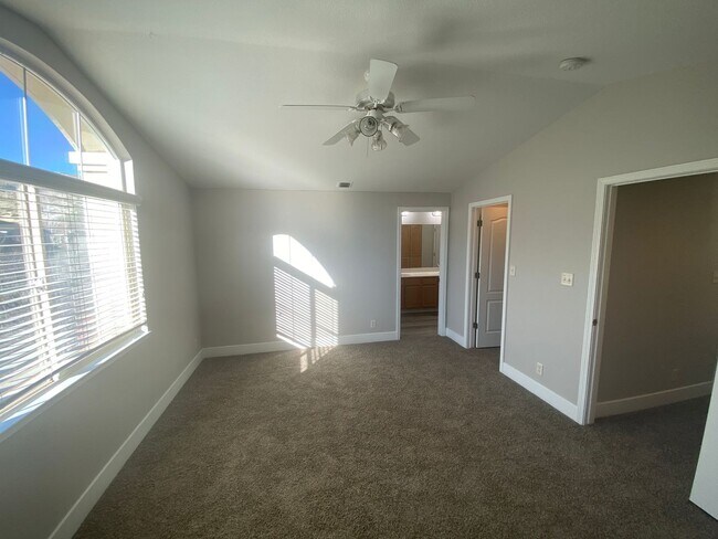 Building Photo - 4 Bedroom, 3 Bath North West Reno Area Home!